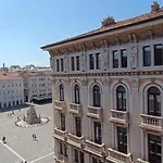 Centro Storico In Piazza Unità Moderno Wifi Ac Apartamento Trieste