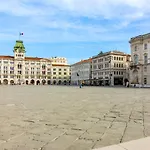 Centro Storico In Piazza Unità Moderno Wifi Ac