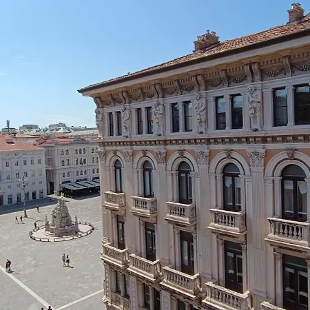 Centro Storico In Piazza Unita Moderno Wifi Ac アパート トリエステ