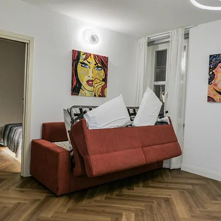 - Vista Piazza Unita Apartment