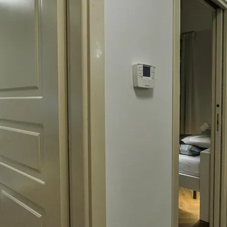 Vista Mozzafiato Su Piazza Unita Design Vista Unica Comfort E Wifi Veloce * Trieszt