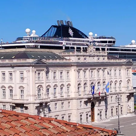 Centro Storico In Piazza Unita Moderno Wifi Ac アパート