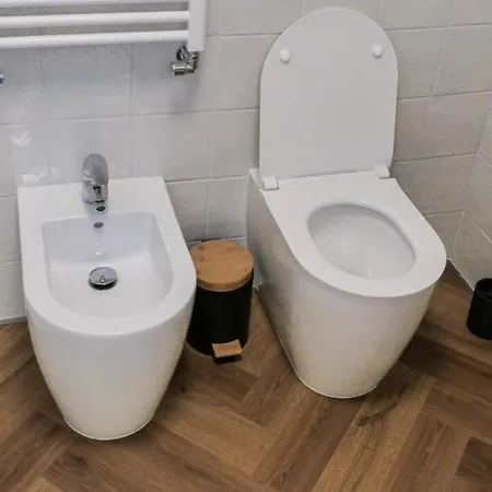 Apartman Vista Mozzafiato Su Piazza Unita Design Vista Unica Comfort E Wifi Veloce *