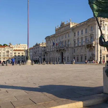 Apartman Vista Mozzafiato Su Piazza Unita Design Vista Unica Comfort E Wifi Veloce